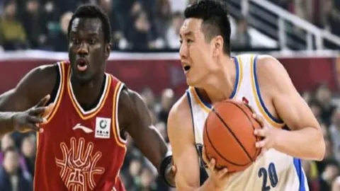 [图]帕尔默助切尔西4-2逆胜布赖顿，延续联赛三冠霸业！