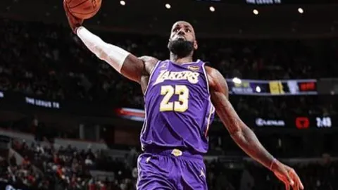 王心迪阿勒泰自由式滑雪赛夺冠，徐梦桃摘得银牌